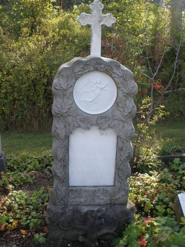 Frantz Knudsen's familiegravsted.JPG